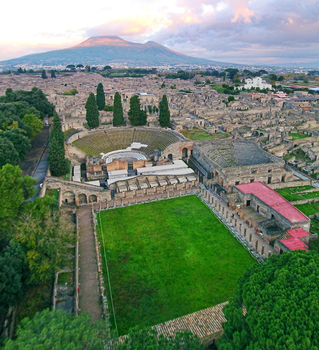 Pompeii, Italy travel destination - best times to visit